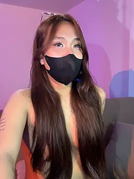 Phuong_Bee live cam on StripChat