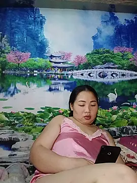 Julie-xx live cam on StripChat
