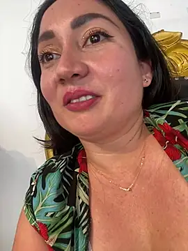 juliana_diaz live cam on StripChat