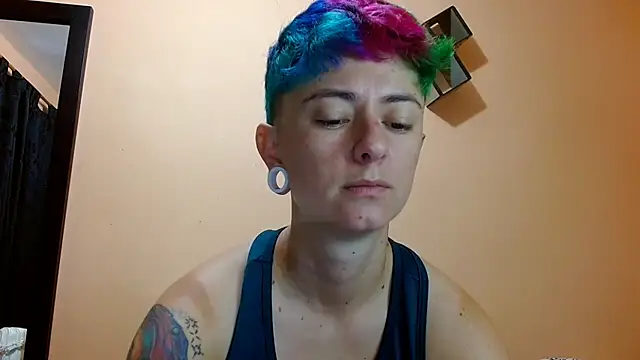 tomboyblue live cam on StripChat