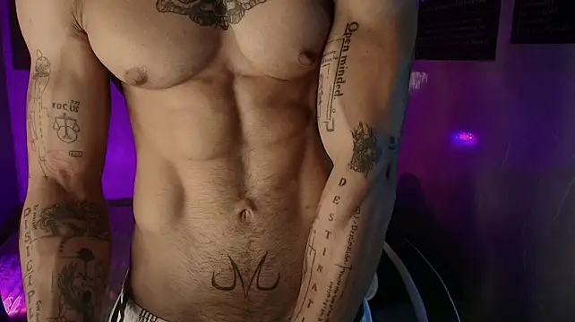 Thomas_Fit1 live cam on StripChat