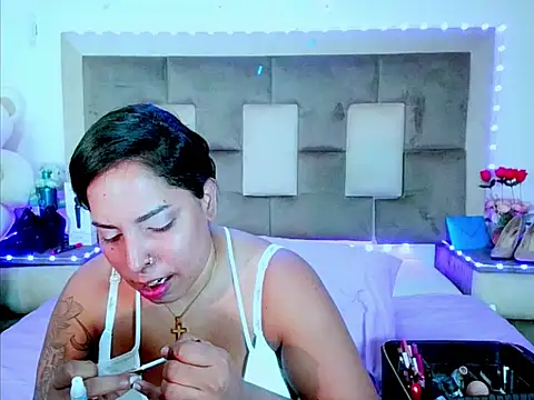 indiantopaz694u live cam on StripChat