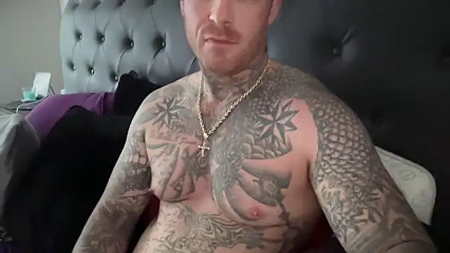 platinum_status live cam on StripChat