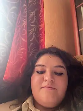 MandarinkaKiss21 live cam on StripChat
