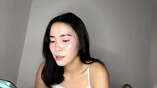 HiediWatkin live cam on StripChat