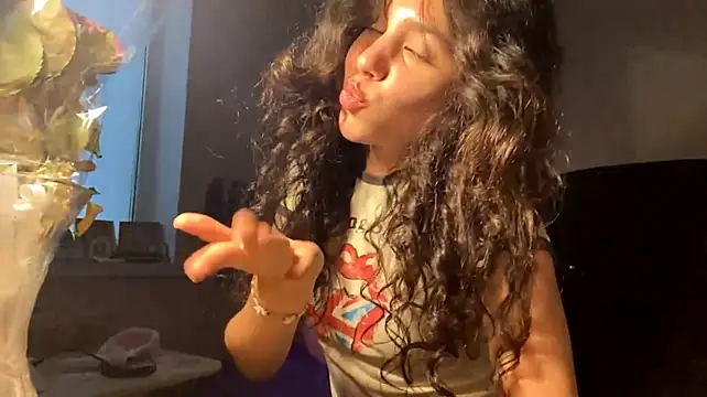 MeggyCartie live cam on StripChat