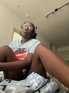 Beautifulblk444 live cam on StripChat