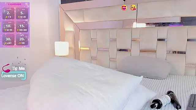 hazel_ross_tcw live cam on StripChat