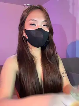 Phuong_Bee live cam on StripChat