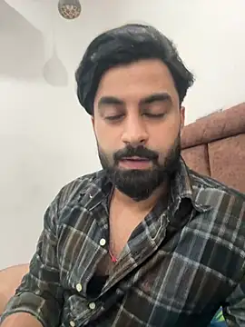 Royalboy_03 live cam on StripChat