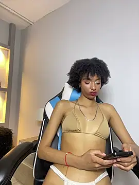 Kiara_Kamau_XXX webcam