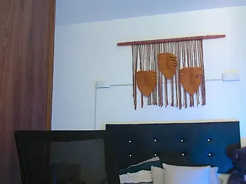 Black_adams_ live cam on StripChat