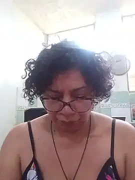 Pupi-Lanegra live cam on StripChat