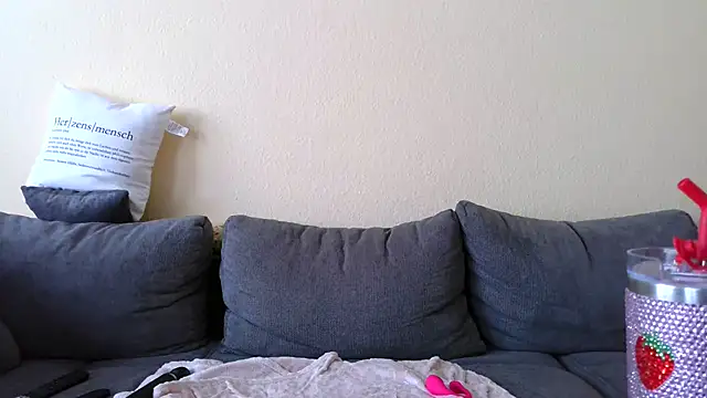 SweetButterflyKiss live cam on StripChat