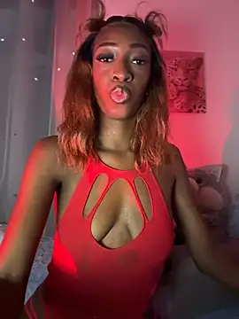 Nina_Velveta