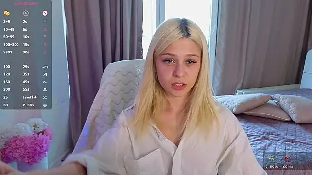 ApheliaStar live cam on StripChat