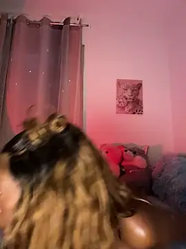 Nina_Velveta