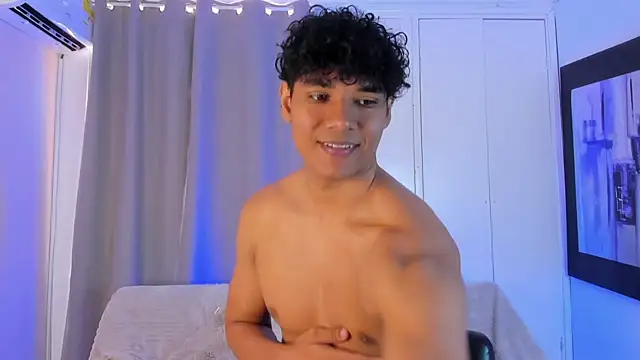 Logan_jake live cam on StripChat