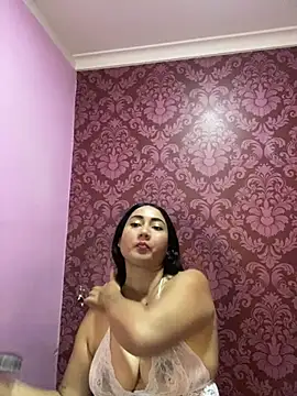 juliana_diaz live cam on StripChat