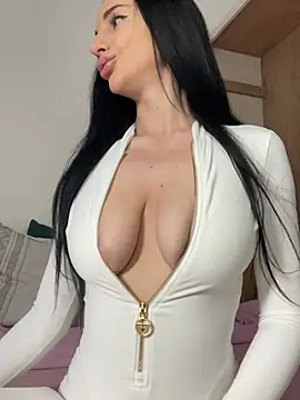 SiaRyder live cam on StripChat