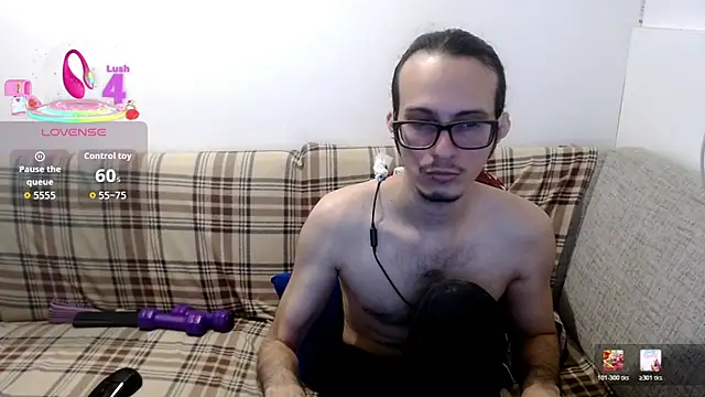 cholitohermoso live cam on StripChat