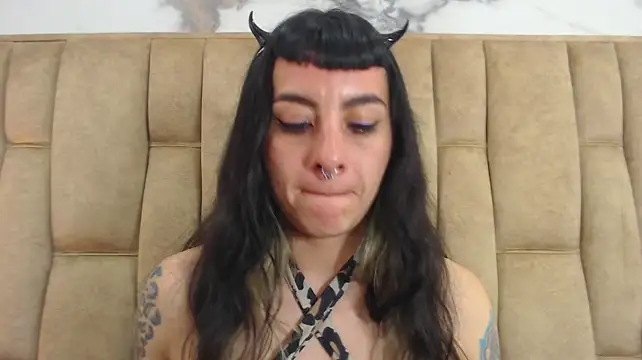 Naughty_Kittenm webcam