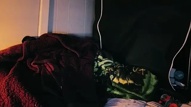 Ilovepussy1911 webcam