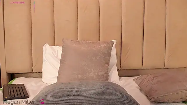 Megan_Mill webcam