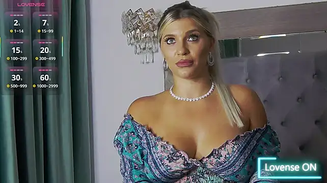 Lorehottie