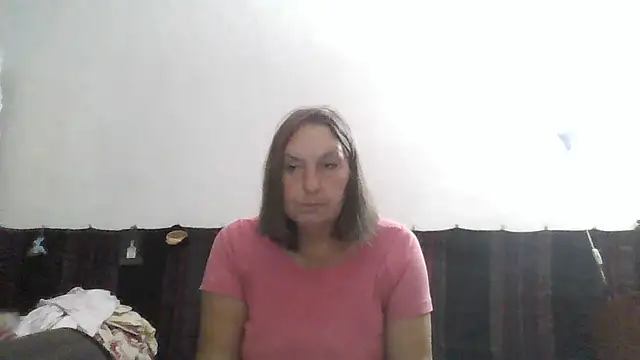 AnnaLive570 live cam on StripChat
