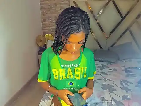 Model: Little_ebonyx