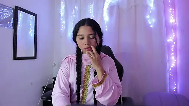 Milly-Way live cam on StripChat