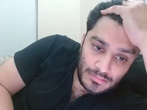 robintoit live cam on StripChat