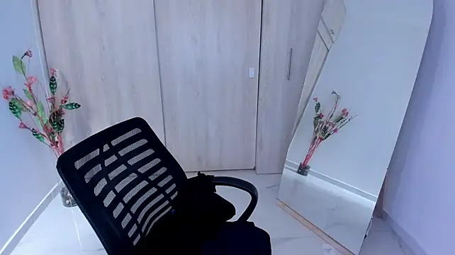 Adele_Sweett live cam on StripChat