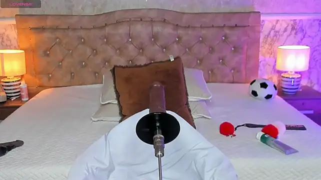 MELODYY_SWEET live cam on StripChat