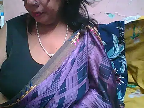Sweet_ritika143 live cam on StripChat