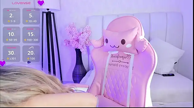 miss_luna01