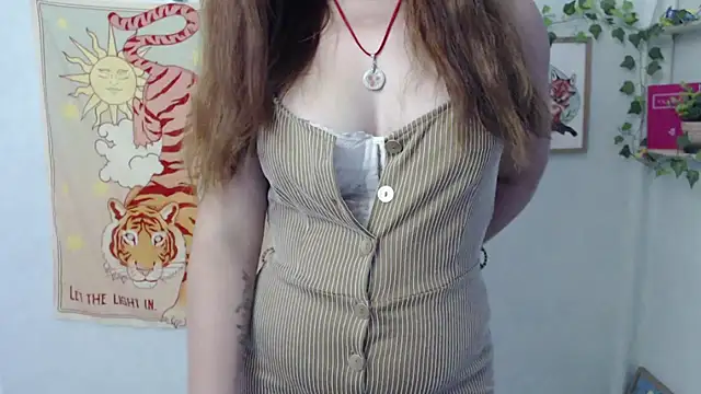 VeryVeryVeryShy_ live cam on StripChat
