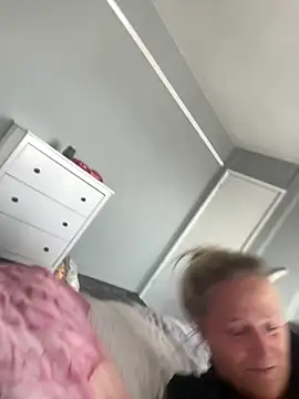 Blondnboujee53 live cam on StripChat
