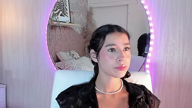 Nanami_ live cam on StripChat