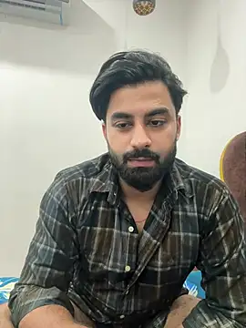 Royalboy_03 live cam on StripChat
