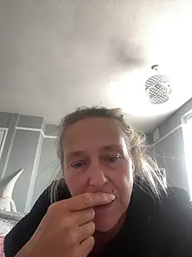 Blondnboujee53