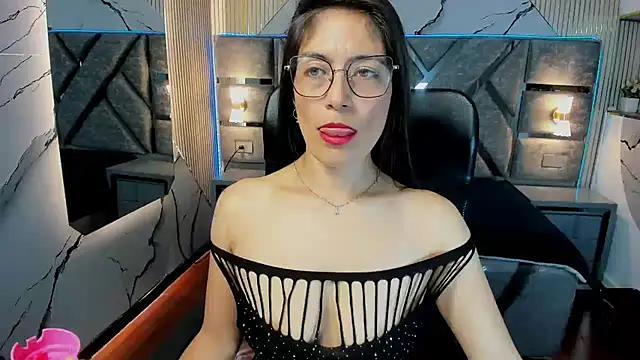 AnnyMilet_ live cam on StripChat