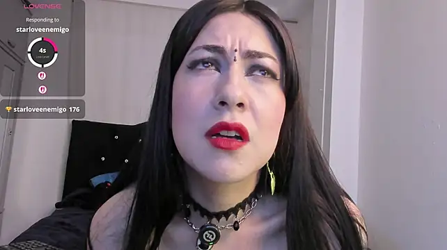 Amy_Aloqua live cam on StripChat