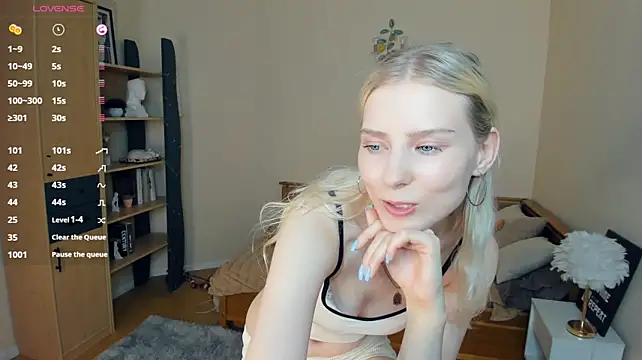 LaynePingitore live cam on StripChat