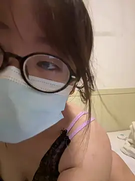 CCUU-CC live cam on StripChat