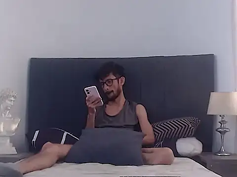 sasuke_bigcock live cam on StripChat