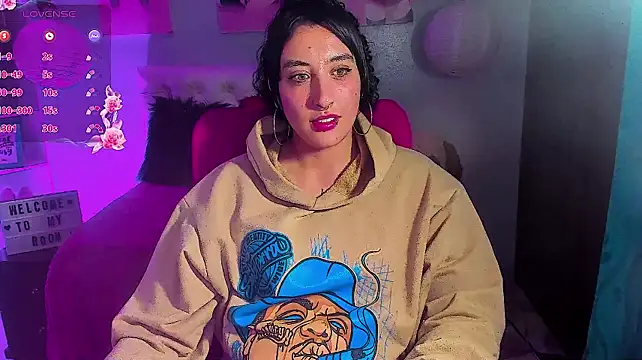 Megan_Reeves live cam on StripChat
