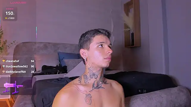 Ian_Castillo_ live cam on StripChat
