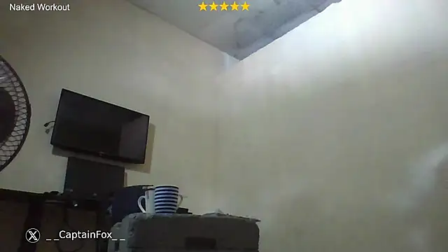 CaptainFox live cam on StripChat